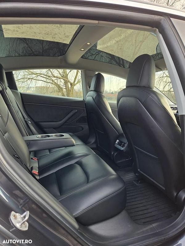 Second-hand Tesla Model 3 350 kW (476 CP) 2020 Culoaregri Berlinǎ