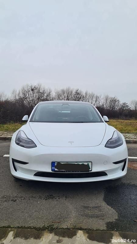 Utilizat 2022 Tesla Model 3 Berlinǎ | 30.000 EUR (Preț bun) - Imagine 1/4
