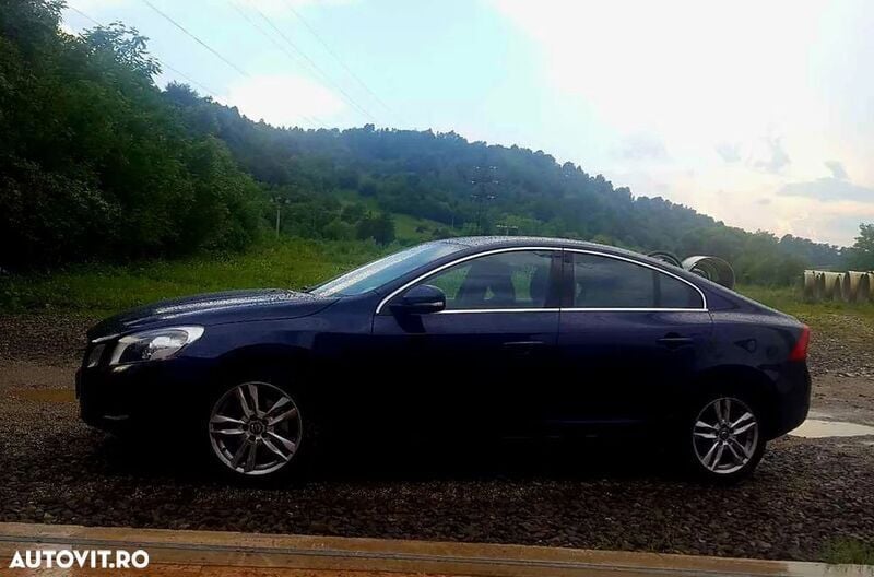 Albastru Utilizat 2012 Volvo S60 Momentum Berlinǎ | 6.600 EUR (Preț OK) - Imagine 1/4