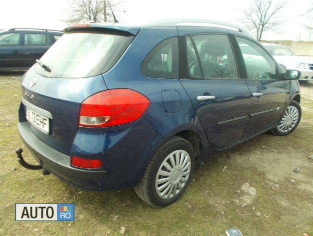Second-hand Renault Clio GrandTour 86 CP (63 kW) 2009 Albastru Break