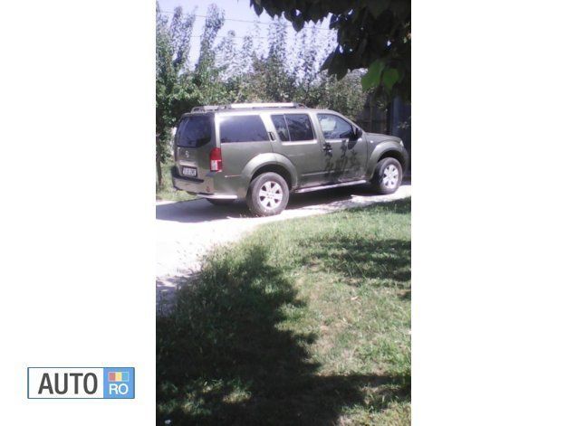 Verde Utilizat 2006 Nissan Pathfinder SUV | 6.500 EUR - Imagine 1/2