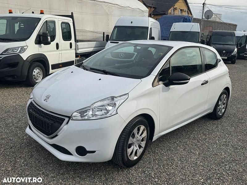 Culoarealb Utilizat 2013 Peugeot 208 Active Hatchback | 2.950 EUR (Preț OK) - Imagine 1/4