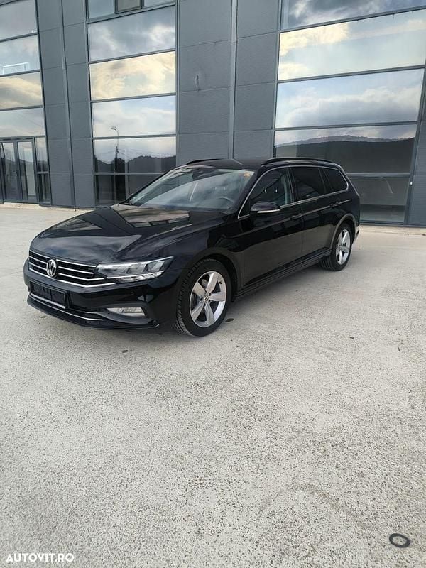 Culoarenegru Utilizat 2020 VW Passat Highline Break | 14.500 EUR (Puțin scump) - Imagine 1/4