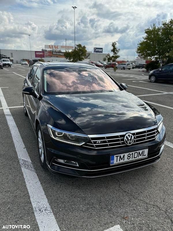 Culoarenegru Utilizat 2019 VW Passat Executive Berlinǎ | 18.500 EUR (Preț OK) - Imagine 1/4