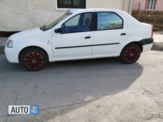 Second-hand Dacia Logan 69 CP (50 kW) 2008 Alb Berlinǎ