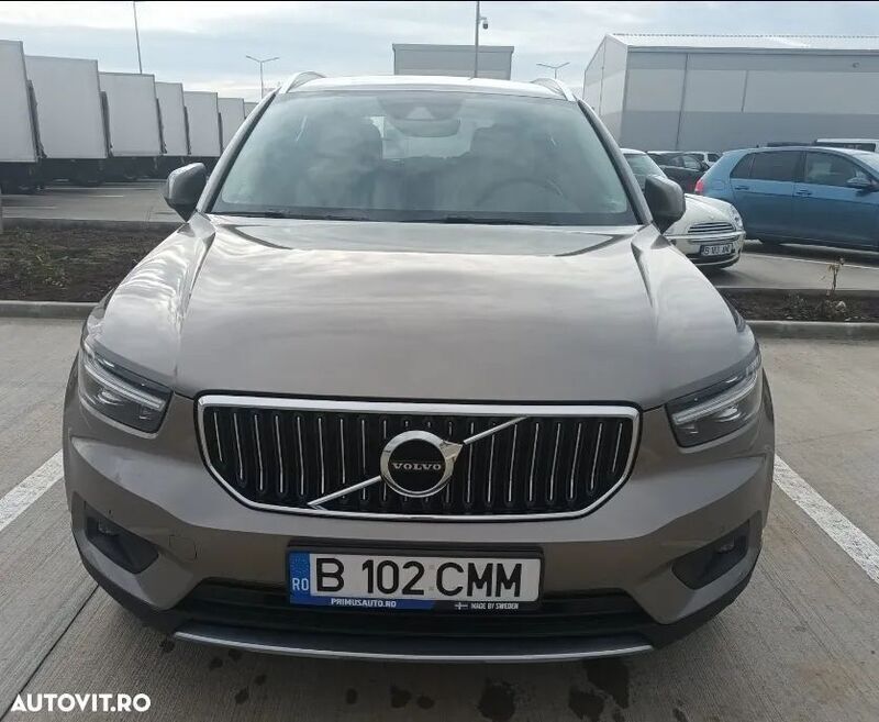 Gri Utilizat 2020 Volvo XC40 SUV | 26.000 EUR (Super Preț) - Imagine 1/4
