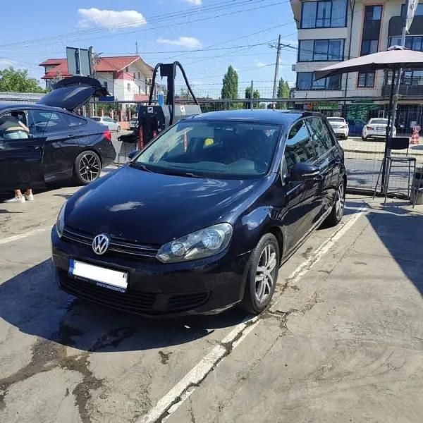 Utilizat 2009 VW Golf VI Hatchback | 3.350 EUR (Preț bun) - Imagine 1/3