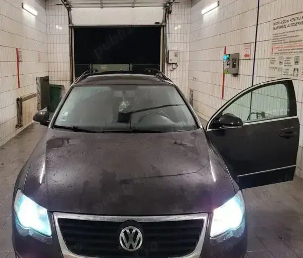 Maro Utilizat 2009 VW Passat Break | 2.600 EUR (Preț bun) - Imagine 1/4