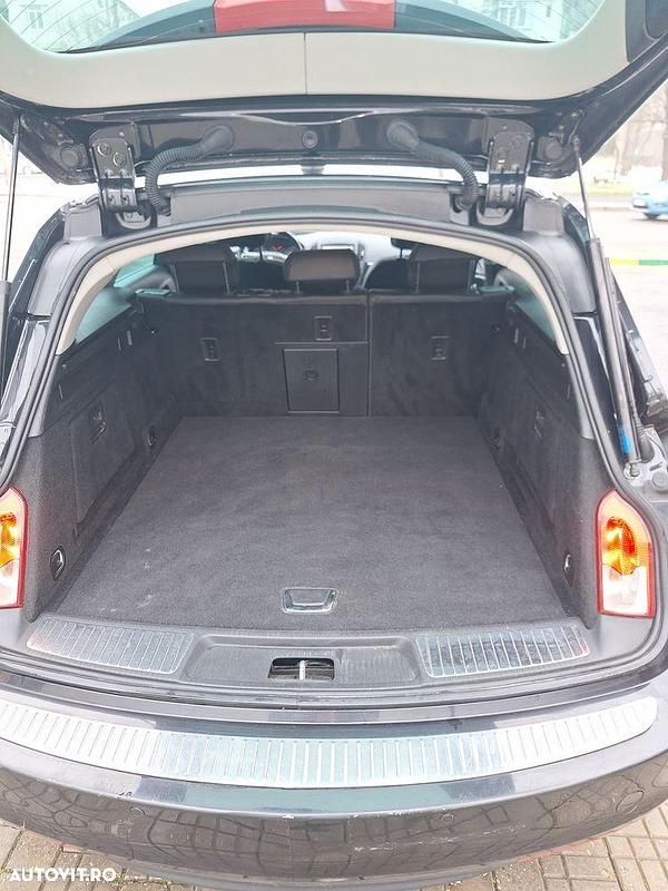 Second-hand Opel Insignia Edition 163 CP (119 kW) 2014 Culoarenegru Break