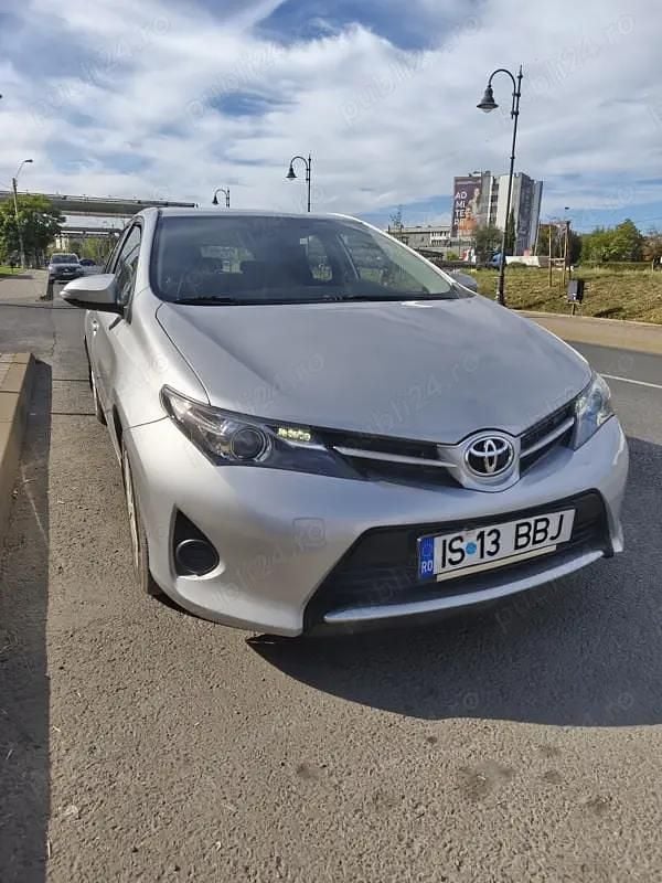 Gri Utilizat 2014 Toyota Auris Hatchback | 7.500 EUR (Preț OK) - Imagine 1/4