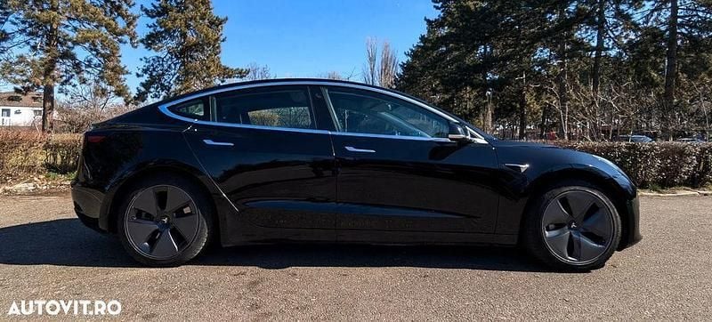 Second-hand Tesla Model 3 211 kW (287 CP) 2020 Culoarenegru Berlinǎ