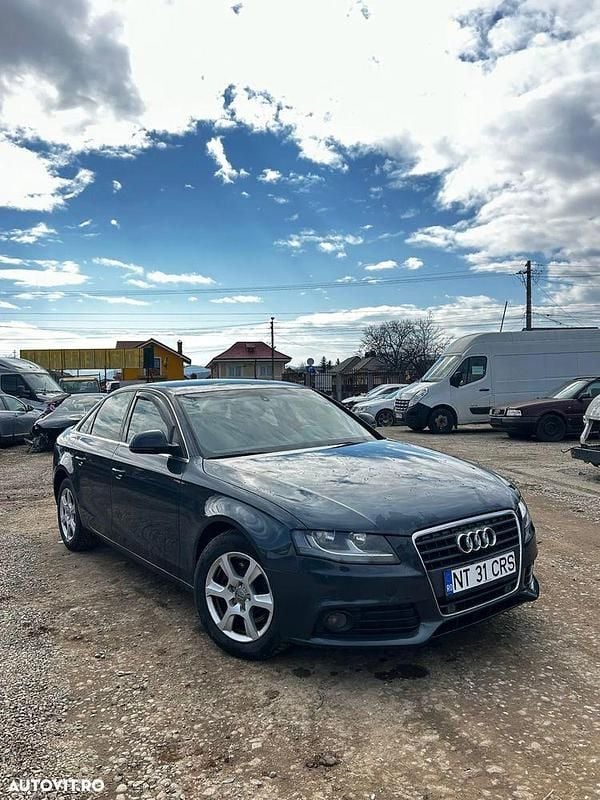 Second-hand Audi A4 160 CP (117 kW) 2009 Culoaregri Berlinǎ