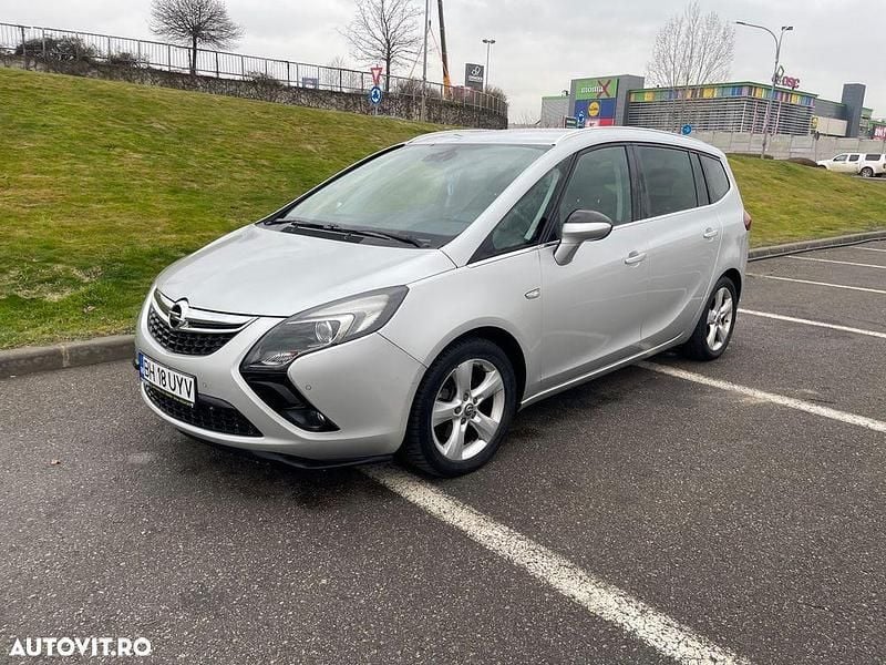 Second-hand Opel Zafira Tourer Style 136 CP (100 kW) 2014 Culoareargint Monovolum