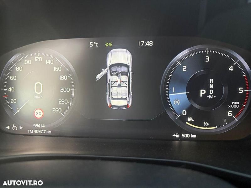 Second-hand Volvo XC40 Standard 150 CP (110 kW) 2019 Culoareportocaliu SUV