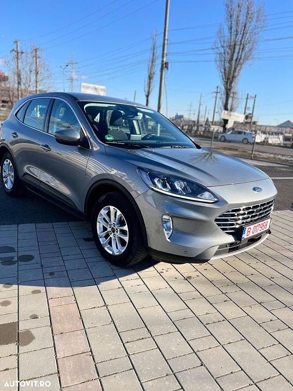 Second-hand Ford Kuga Cool & Connect 190 CP (139 kW) 2020 Culoaregri SUV
