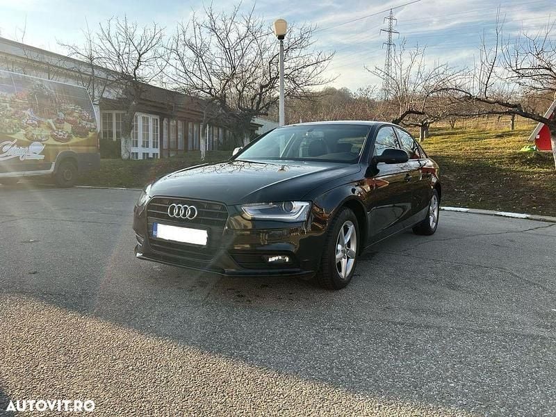Culoarenegru Utilizat 2016 Audi A4 Berlinǎ | 9.999 EUR (Super Preț) - Imagine 1/4