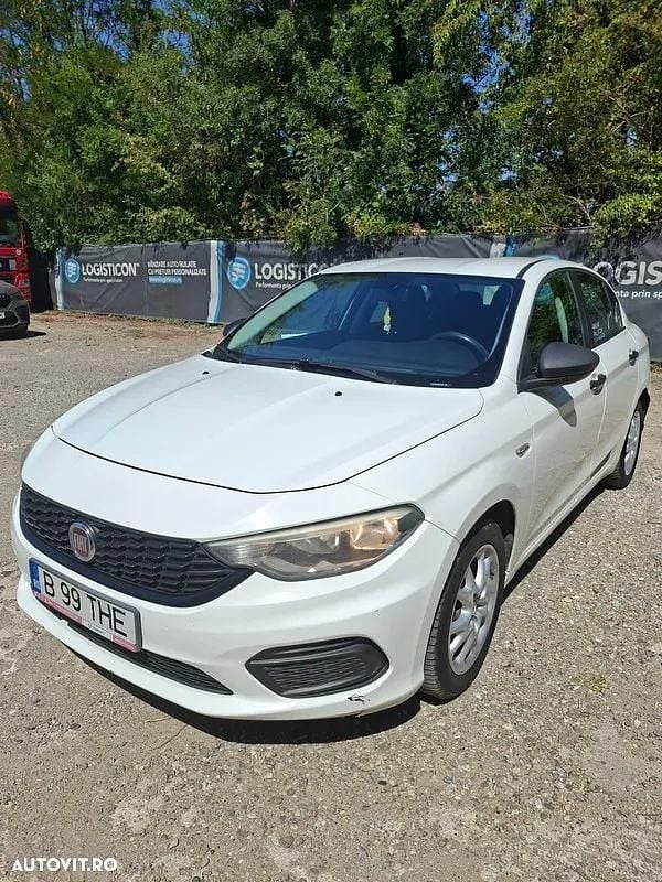 Culoarealb Utilizat 2016 Fiat Tipo Berlinǎ | 2.600 EUR (Super Preț) - Imagine 1/4