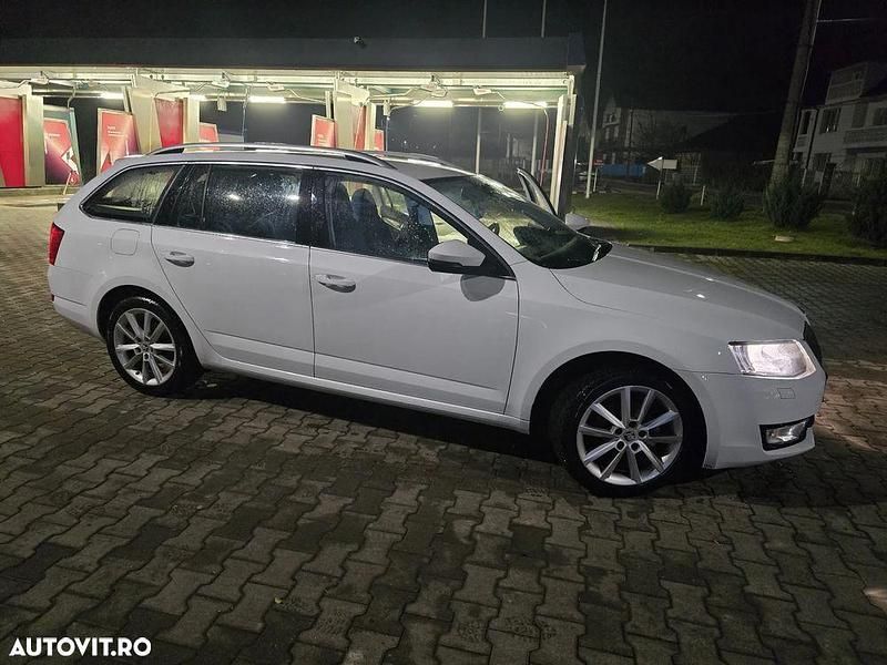 Second-hand Skoda Octavia 105 CP (77 kW) 2014 Culoarealb Hatchback
