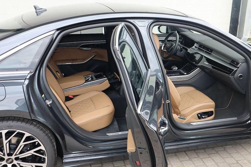 Second-hand 2024 Audi A8 Exclusive Berlinǎ | 86.742 EUR - Imagine 1/1