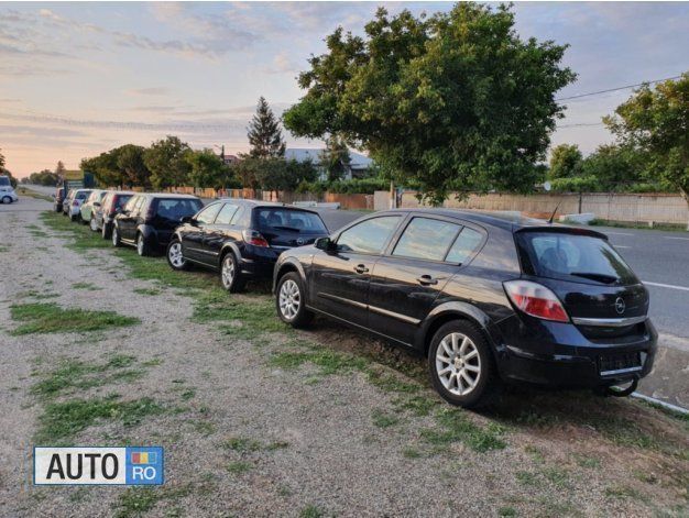 Negru Utilizat 2004 Opel Astra Hatchback | 2.999 EUR (Scump) - Imagine 1/4