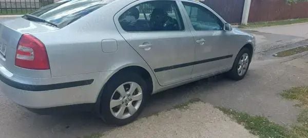 Argint Utilizat 2008 Skoda Octavia Berlinǎ | 3.700 EUR (Preț OK) - Imagine 1/4