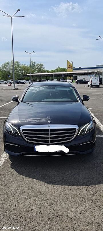 Negru Utilizat 2017 Mercedes E220 Avantgarde Berlinǎ | 23.500 EUR (Preț OK) - Imagine 1/4