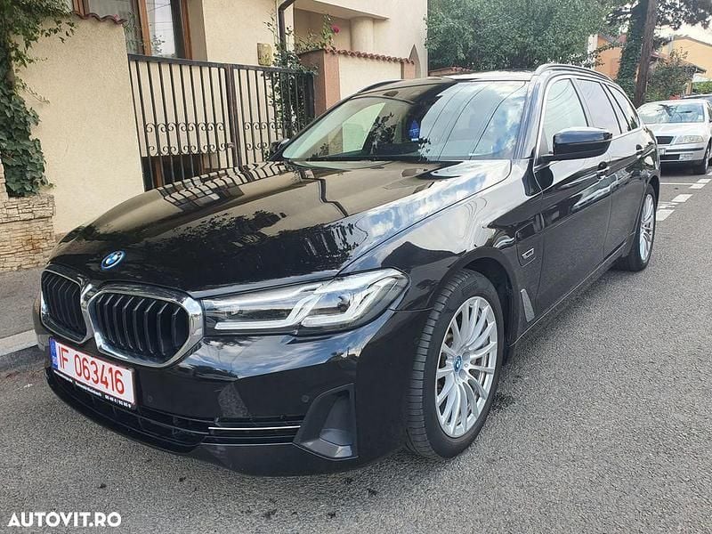 Culoarenegru Utilizat 2021 BMW 530e Luxury Line Break | 24.451 EUR (Super Preț) - Imagine 1/4