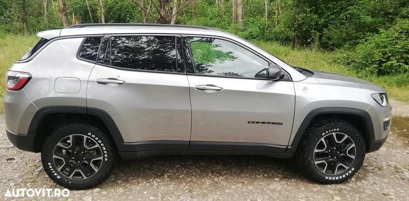 Culoaregri Utilizat 2019 Jeep Compass Trailhawk SUV | 19.300 EUR (Scump) - Imagine 1/4