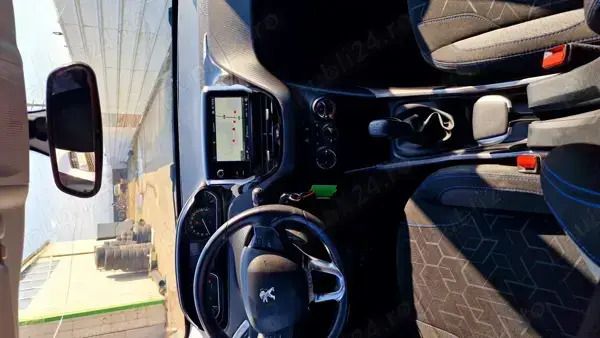 Utilizat 2018 Peugeot 2008 SUV | 7.199 EUR (Super Preț) - Imagine 1/4