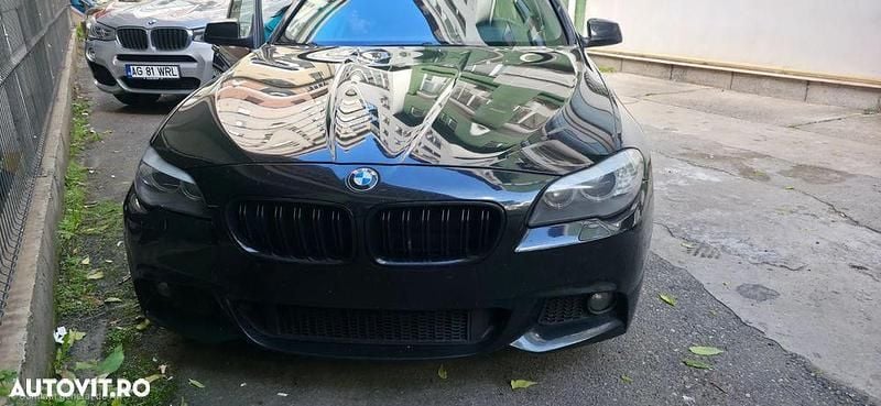 Culoarenegru Utilizat 2010 BMW 525 Break | 6.000 EUR (Preț bun) - Imagine 1/4