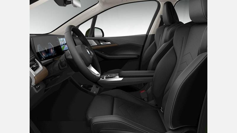 Second-hand BMW 218 Comfort Edition 136 CP (100 kW) 2024 Sanremo green metallic metalizat Monovolum