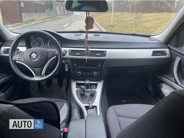 Second-hand BMW 320 177 CP (130 kW) 2009 Gri Break