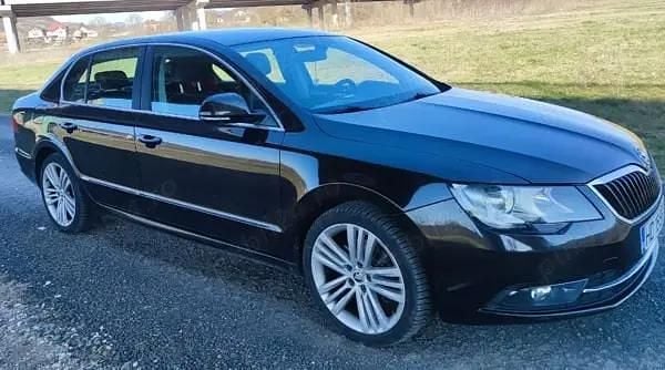 Second-hand Skoda Superb 140 CP (102 kW) 2014 Maro Berlinǎ