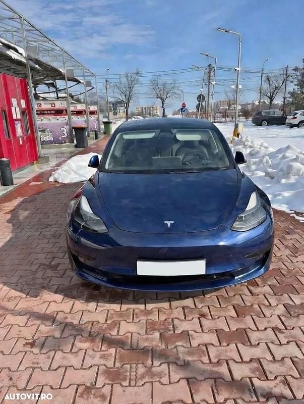 Second-hand Tesla Model 3 234 kW (319 CP) 2023 Culoarealbastru Berlinǎ