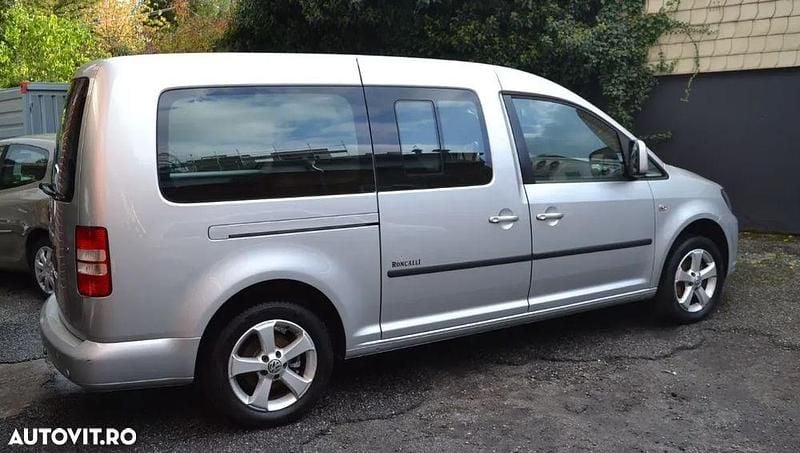 Second-hand VW Caddy Maxi Trendline 102 CP (75 kW) 2011 Culoareargint Monovolum