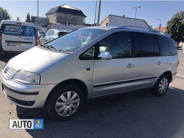 Second-hand VW Sharan 140 CP (102 kW) 2009 Gri Monovolum