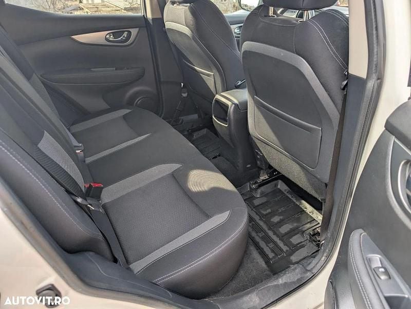 Second-hand Nissan Qashqai N-Connecta 157 CP (115 kW) 2019 Culoarealb SUV