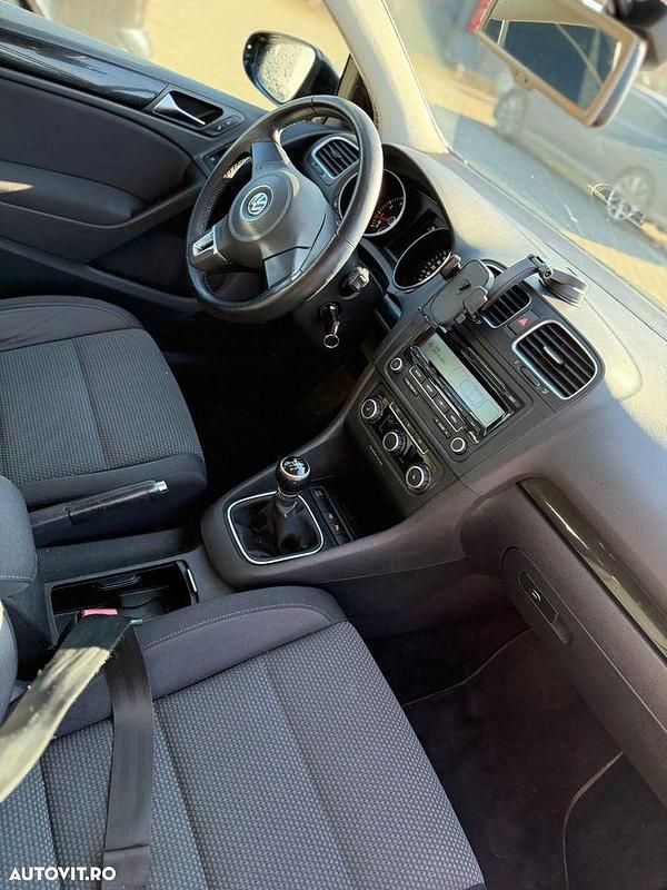 Second-hand VW Golf 122 CP (89 kW) 2010 Culoarenegru Coupe