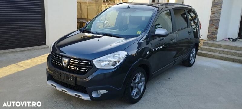 Gri Utilizat 2019 Dacia Lodgy Stepway Monovolum | 8.300 EUR - Imagine 1/4