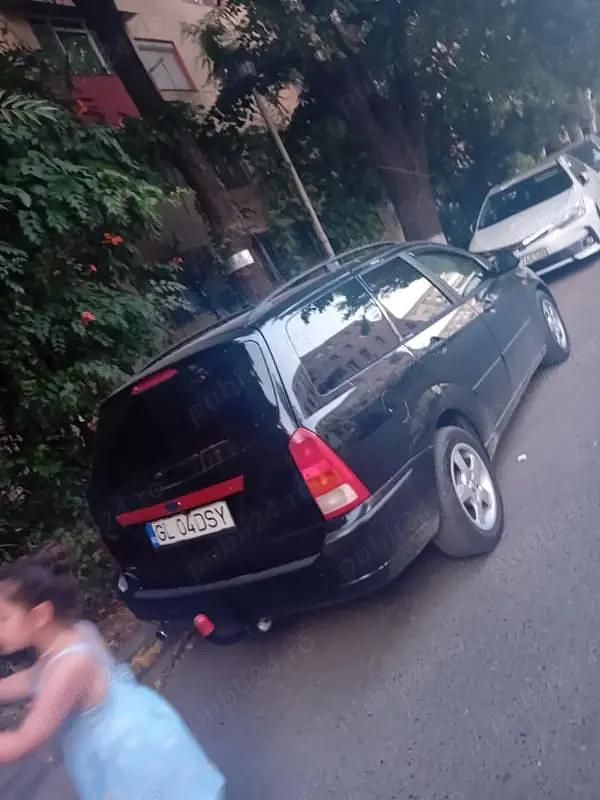 Utilizat 2004 Ford Focus Berlinǎ | 1.100 EUR (Preț bun) - Imagine 1/4