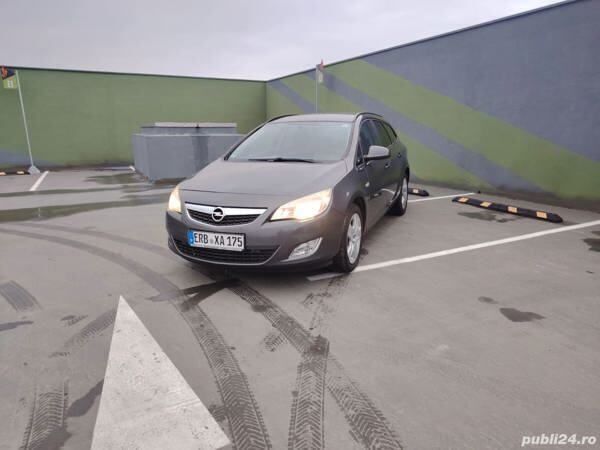 Utilizat 2012 Opel Astra Sport Break | 3.200 EUR (Preț OK) - Imagine 1/3