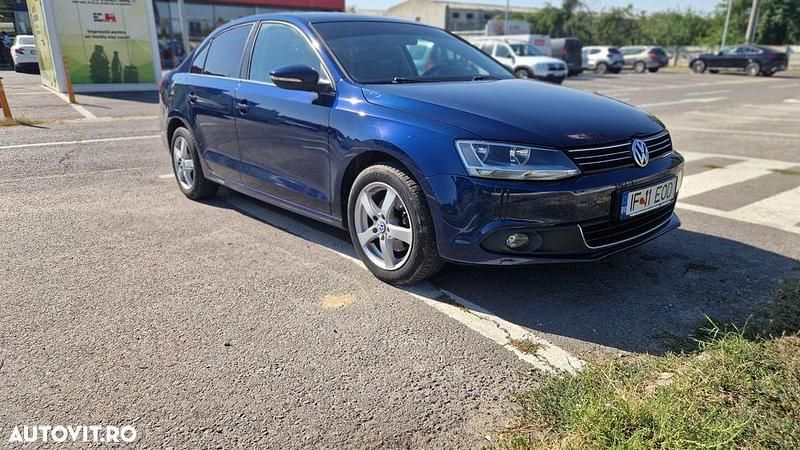 Culoarealbastru Utilizat 2012 VW Jetta Comfortline Berlinǎ | 6.130 EUR (Preț OK) - Imagine 1/4