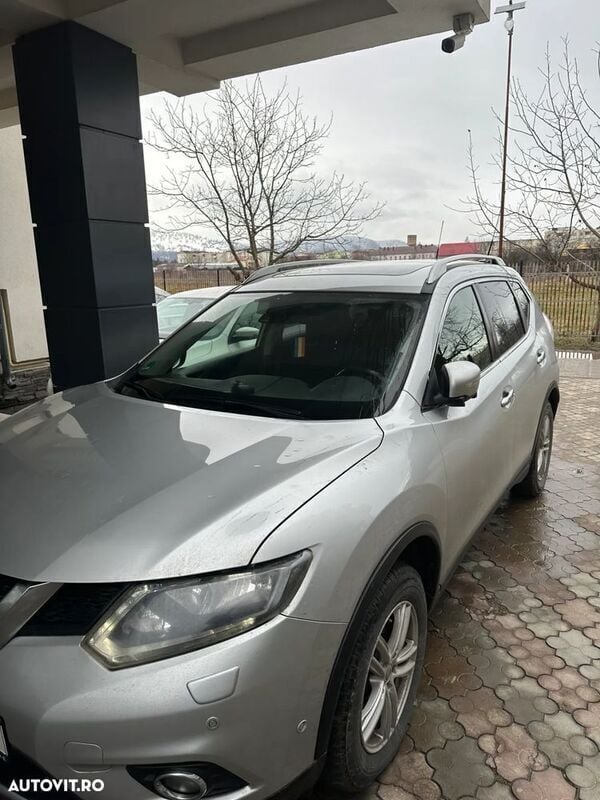 Gri Utilizat 2015 Nissan X-Trail Tekna SUV | 12.500 EUR (Preț OK) - Imagine 1/4