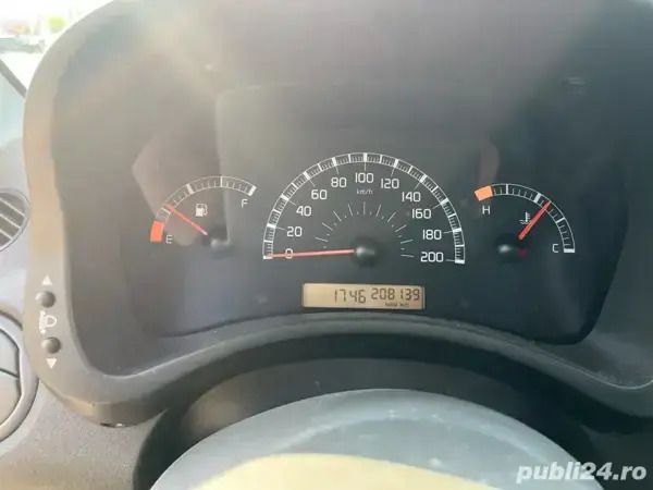 Utilizat 2009 Fiat Panda Hatchback | 1.650 EUR - Imagine 1/4