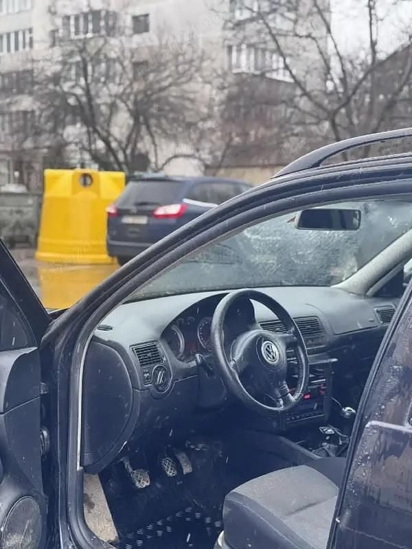 Second-hand VW Golf IV 131 CP (96 kW) 2004 Break