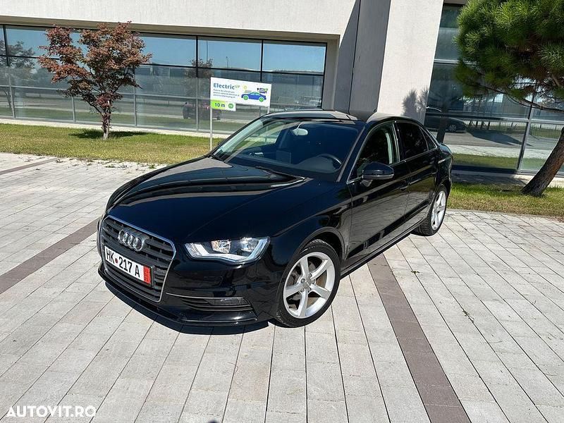 Culoarenegru Utilizat 2015 Audi A3 Ambition Berlinǎ | 9.290 EUR (Preț bun) - Imagine 1/4