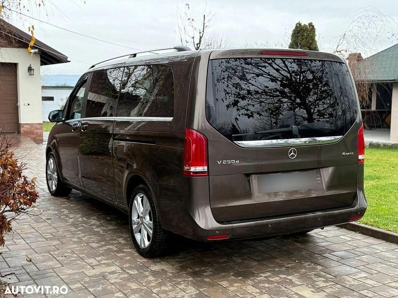 Second-hand Mercedes V250 190 CP (139 kW) 2017 Culoaremaro Monovolum