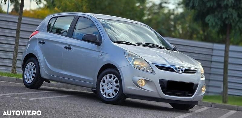 Culoarerosu Utilizat 2010 Hyundai i20 Classic | 2.850 EUR (Preț OK) - Imagine 1/4