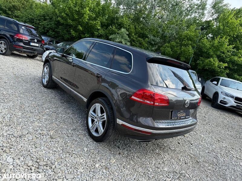 Second-hand VW Touareg Exclusive 262 CP (192 kW) 2017 Maro SUV