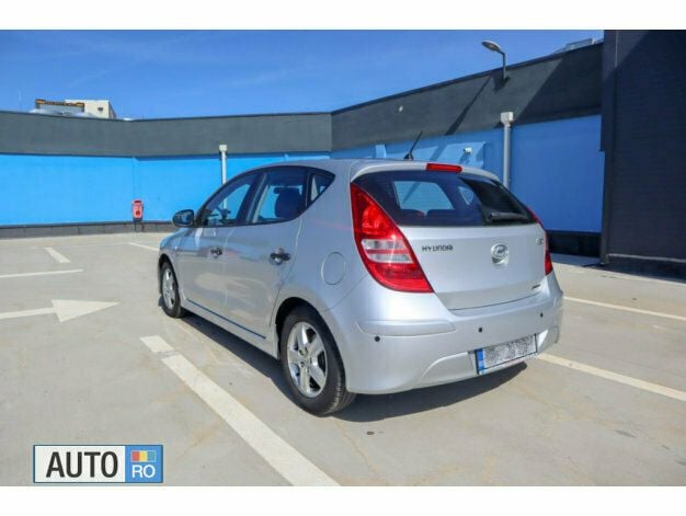 Gri Utilizat 2010 Hyundai i30 Hatchback | 3.750 EUR (Preț OK) - Imagine 1/4